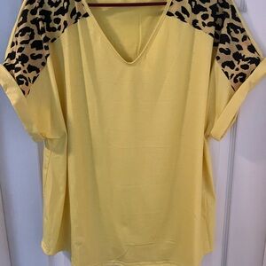 SHEIN Yellow Leopard Accent Short Sleeve Top